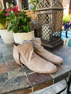 Sam Edelman taupe suede bootie 8